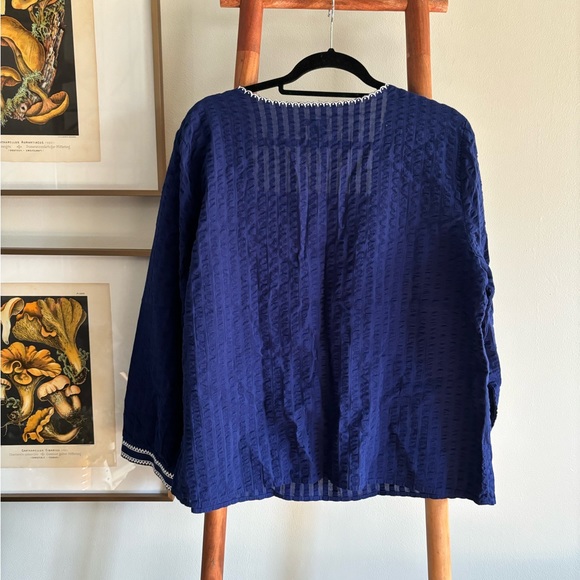 • J.Crew Blouse • - Picture 3 of 3